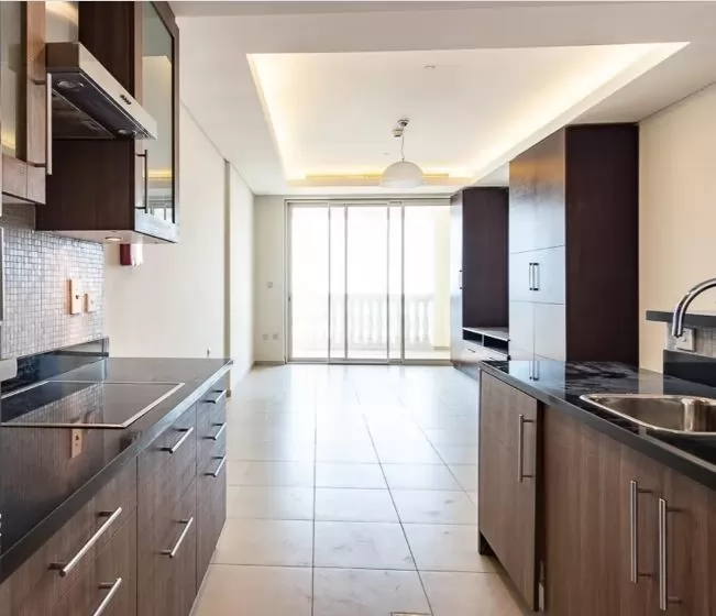 Residential Ready Property Studio S/F Apartment  for rent in The-Pearl-Qatar , Doha-Qatar #9285 - 5  image 